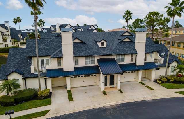 2 Bedroom, 2 Bath Townhome in Beautiful Lakefront Community in Clermont, FL!