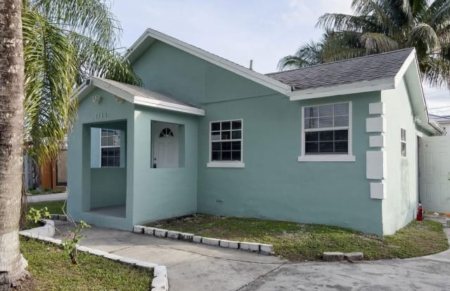 2114 CLEVELAND ST - 2114 Cleveland Street, Hollywood, FL 33020