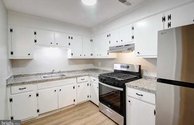 Photo of 1599 N EAST Street