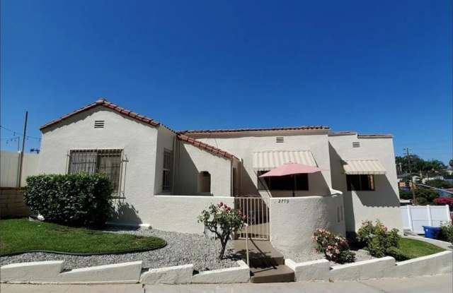 Photo of 2779 Lakewood Avenue N