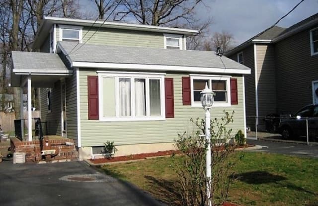 203 WINDSOR AVE - 203 Windsor Avenue, Hopatcong, NJ 07843