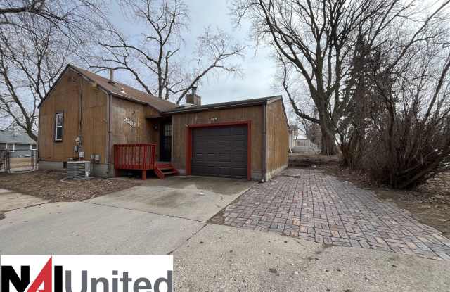 Two bedroom, One bathroom house for rent