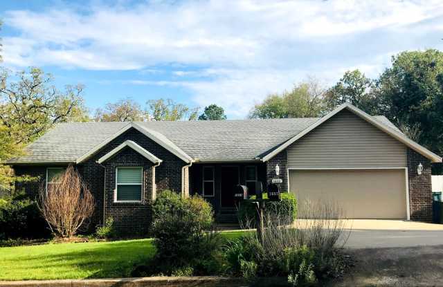 3 bedroom 2 bath centrally located - fenced yard - 2 carG