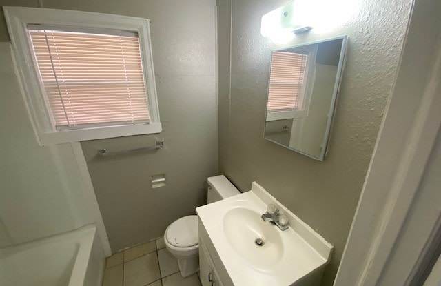 412 Mathewson Ct - 2
