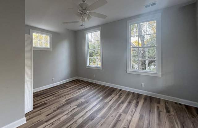 2 bed / 1 bath ~ Move-In TODAY!