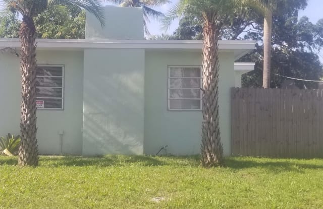 128 E Central Boulevard - 128 East Central Boulevard, Lantana, FL 33462