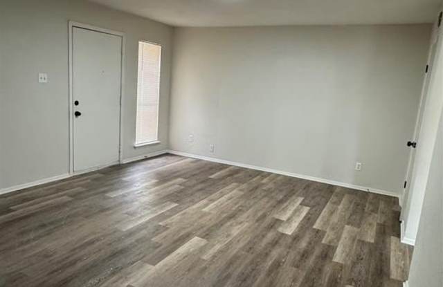 1833 Pelican Drive N