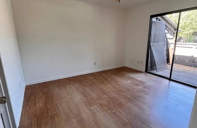 1151 S Chestnut Ave Unit 243