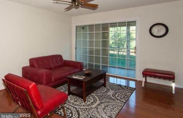 12104 GREEN LEAF COURT