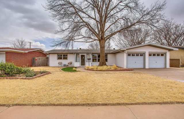 Beautiful Remodeled 3/2/2 with Washer and Dryer in Central Lubbock!