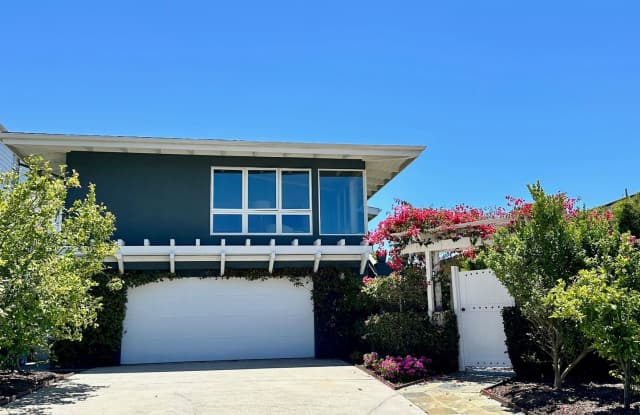 2123 De Mayo Road