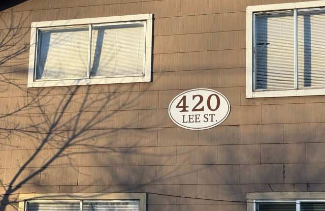 Photo of Lee St 420