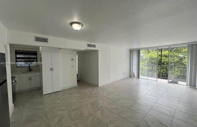 210 Fontainebleau Blvd