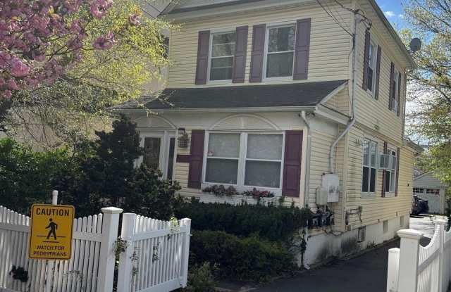 40 S Bayles Avenue