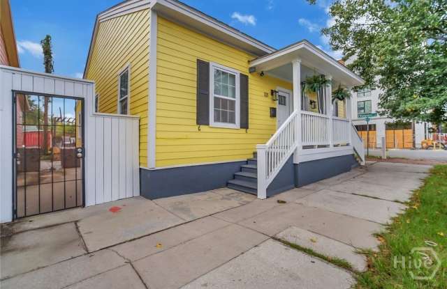 323 W 31st Street