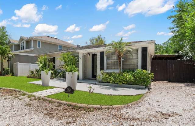 3606 W ROYAL PALM CIRCLE