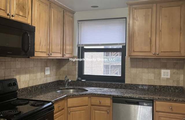 Photo of 7326 North Ridge Blvd.