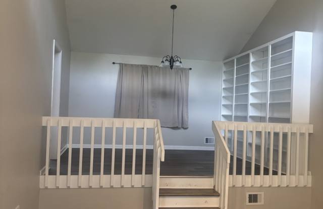 525 North Royal Tower Drive