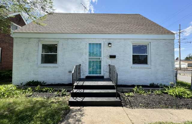 300 W Taft Street