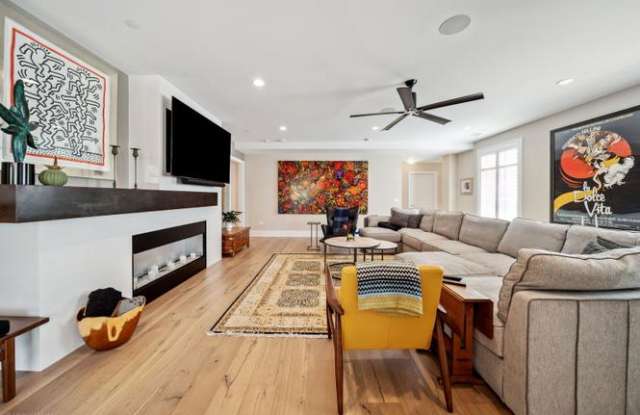 110 S Washington St # U1170ZQT