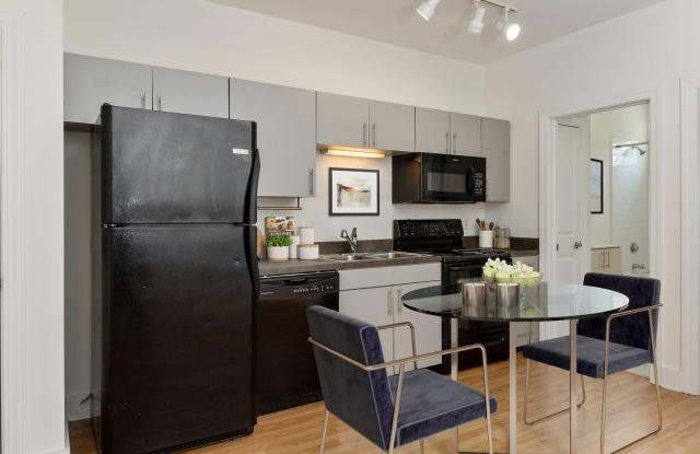 514 E 35th St Unit E21