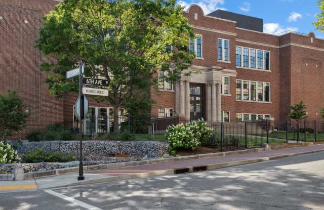 601 Madison Street - 112