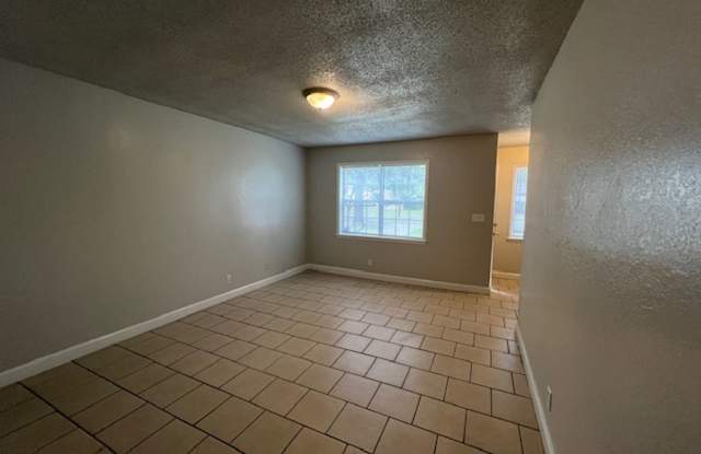 Beautiful 2bd/1.5bath Townhome