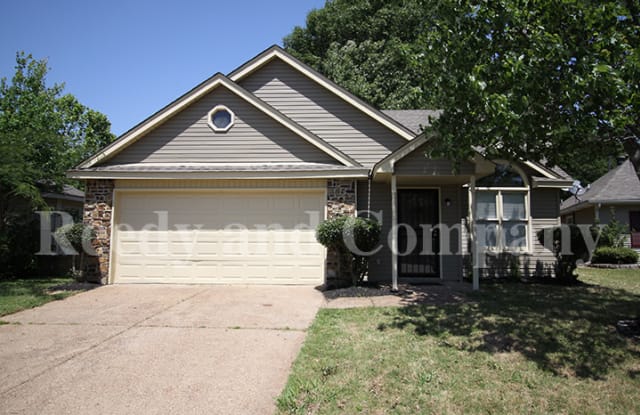 2705 Bay Pointe Cir N - 2705 Bay Pointe Circle North, Memphis, TN 38128