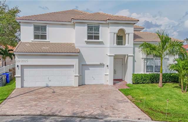 Photo of 5371 SW 32ND TER HOLLYWOOD, FL 33312