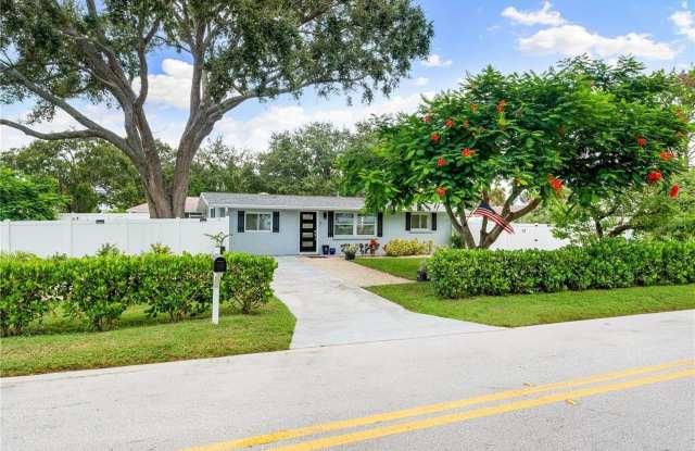 1911 UPPER BEECHWOOD AVENUE