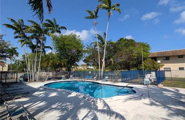 15385 S Dixie Hwy 17