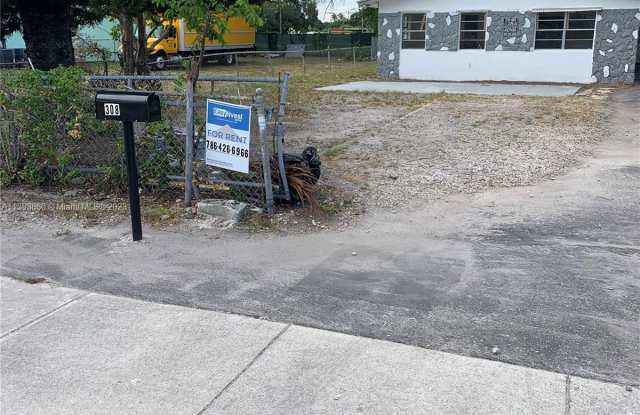 308 NW 9th St