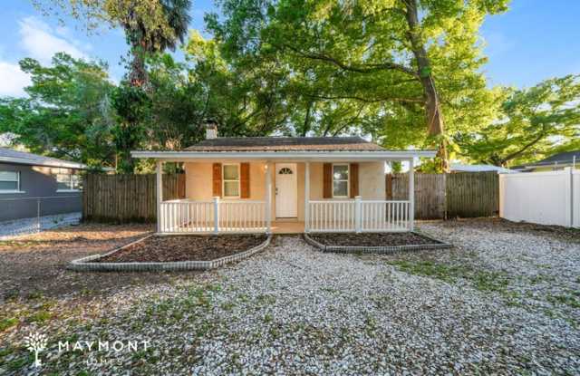 1705 East Lambright Street North