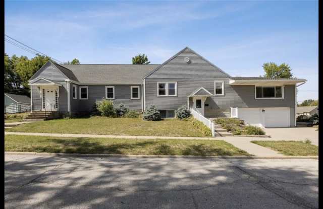 Photo of 1000 13th Street