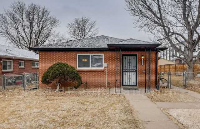 Photo of 3521 S Downing St