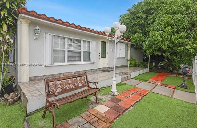 450 Northwest 40th Court