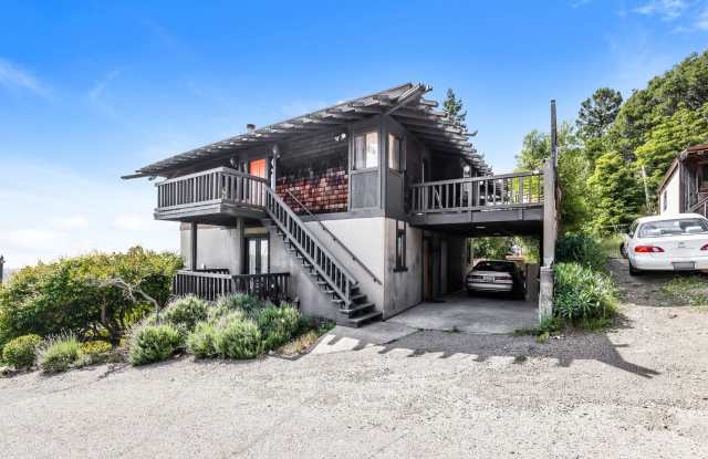 Fully Furnished Lower Unit In Berkeley!