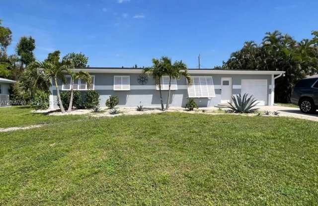 5221 York Ct