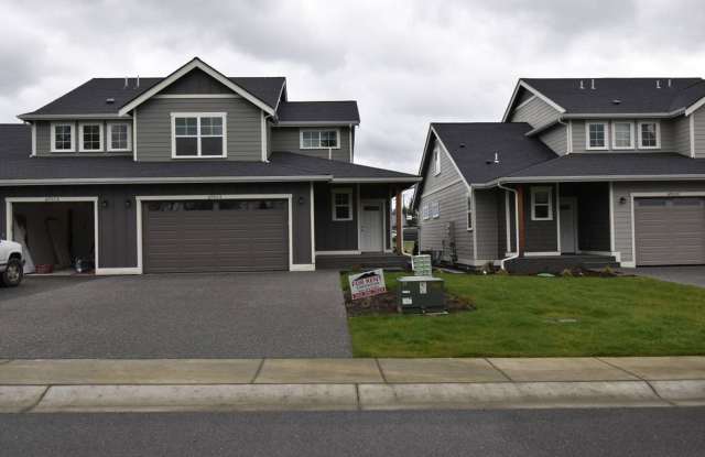 iscover this spacious 4-bedroom, 2.5-bath home in Lynden, WA