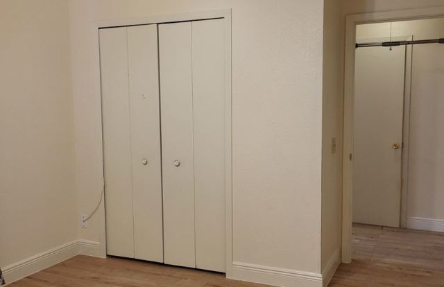 3/2.5 with a detached building perfect for a "Home Office"