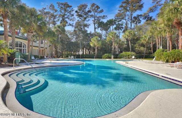 Condo Close to the Beach