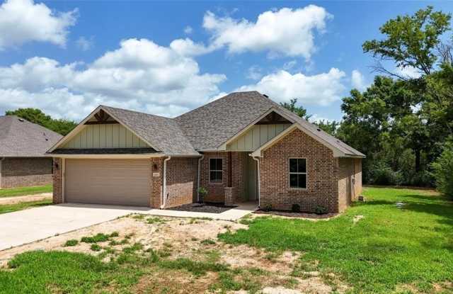 Photo of 213 S Loveless Street