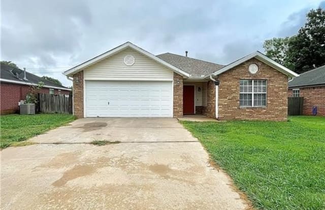 1421 Jasmine  LN - 1421 South Jasmine Lane, Fayetteville, AR 72704