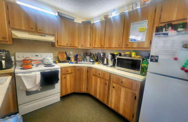 310 Knotty Pine Circle