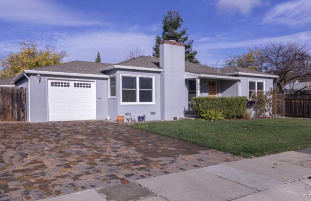 924 Harrison AVE - 924 Harrison Avenue, Redwood City, CA 94062