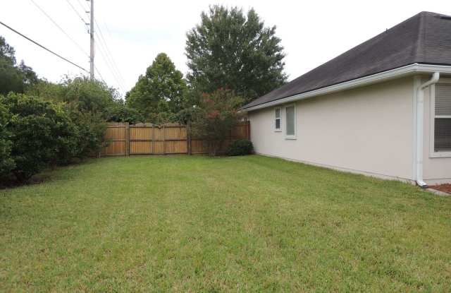 Spacious 4 bedroom in Orange park area