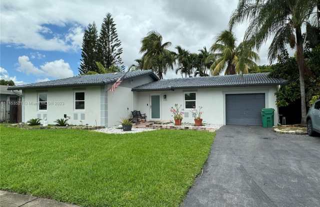 7820 SW 131st Ave - 7820 Southwest 131st Avenue, Kendale Lakes, FL 33183