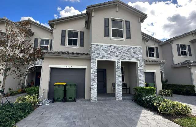 2634 SE 12th St - 2634 Southeast 12th Street, Homestead, FL 33035