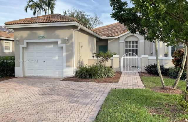 2440 E Aragon Blvd - 2440 East Aragon Boulevard, Sunrise, FL 33313