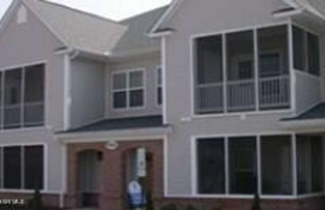 1942-201 Tara Court